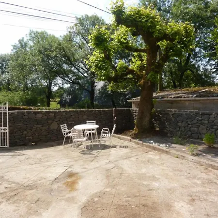 Maison De Caractere A Mauriac - 6 Pers, 3 Ch, Terrasse, Grand Jardin, Animaux Acceptes - Fr-1-742-504 בית נופש מוריאק