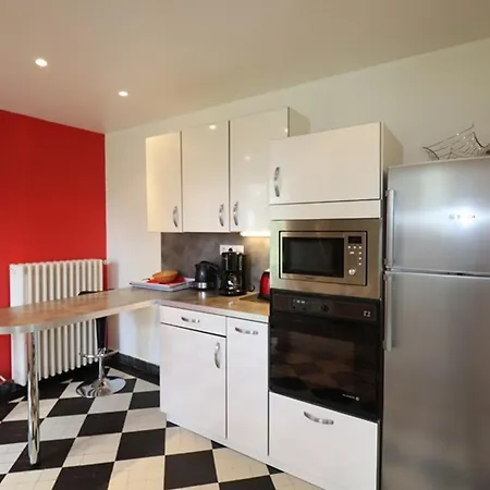 Maison De Caractere A Mauriac - 6 Pers, 3 Ch, Terrasse, Grand Jardin, Animaux Acceptes - Fr-1-742-504 מוריאק