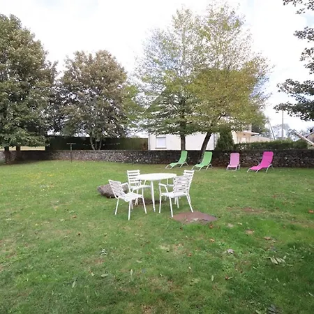 Maison De Caractere A Mauriac - 6 Pers, 3 Ch, Terrasse, Grand Jardin, Animaux Acceptes - Fr-1-742-504 Vakantiehuis Mauriac (Cantal)