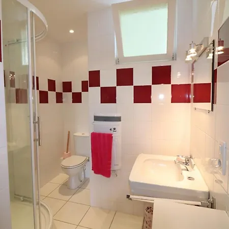 Vakantiehuis Maison De Caractere A Mauriac - 6 Pers, 3 Ch, Terrasse, Grand Jardin, Animaux Acceptes - Fr-1-742-504 Mauriac (Cantal)